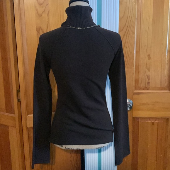 Women’s M brown take out turtleneck sweater - Picture 3 of 3